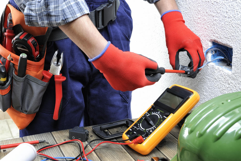 5 Signs an Electrician Needs to Check Your Home